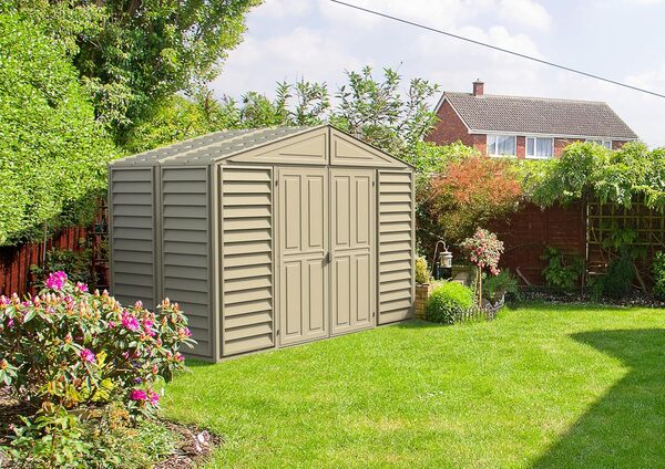 Duramax WoodBridge5 10 x 5 (5.12 m²) Abri de jardin en plastique avec kit de fondation en métal, structure de toit en métal robuste, abri en vinyle sans entretien - Ivoire