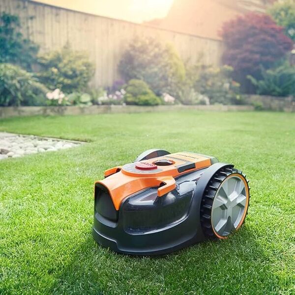 Lawnmaster Tondeuses Robot OcuMow™ sans câble périmétrique, Coupe 100 à 150 m² de Gazon avec Une Batterie complètement chargée, Evitement d’Obstacles, Faible Bruit