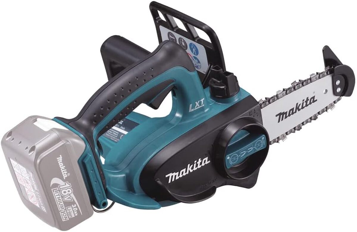 Test : tronçonneuse d'élagage Makita DUC122Z 18V