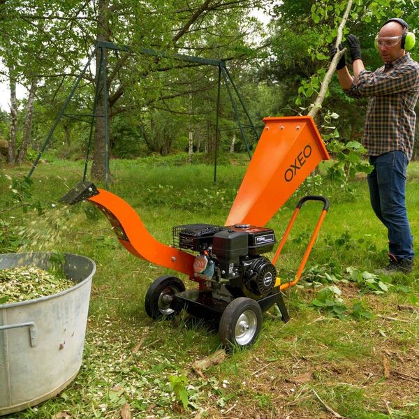 Broyeur de végétaux thermique 7CV - branches diamètre 6,5cm - broyeur à bois à essence - moteur 212 cm3-4 temps - puissant